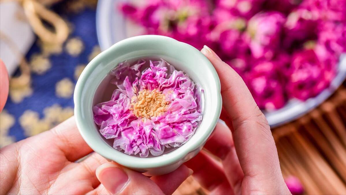 明日端午节,提醒老年人多吃“2豆”,多喝“4茶”,解疲劳更健康