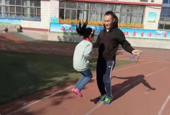 10岁男孩子长高缓慢怎么办,10岁男孩长高一米8怎么办