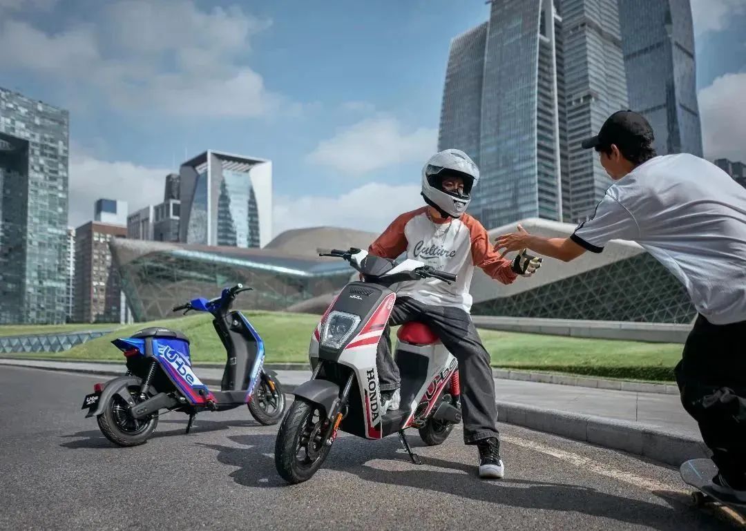 电动车铅酸还是石墨烯好,电动车是铅酸电池还是锂电池好