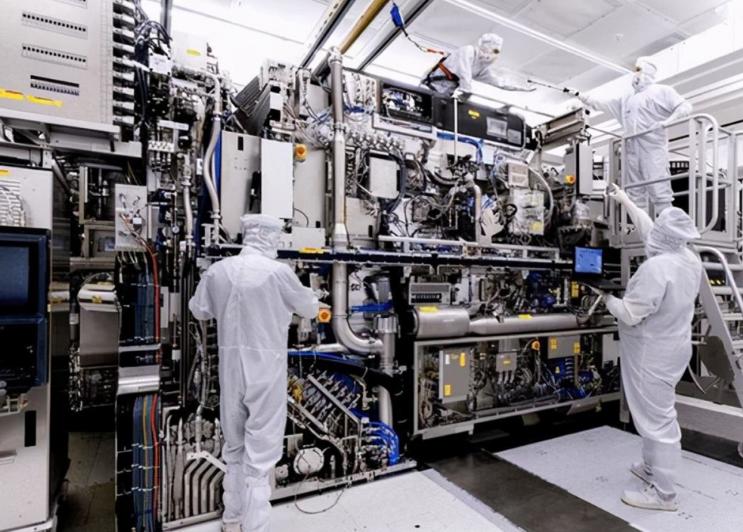 拜登“阴谋”得逞?ASML公司态度转变,日、韩、台企成“炮灰”?