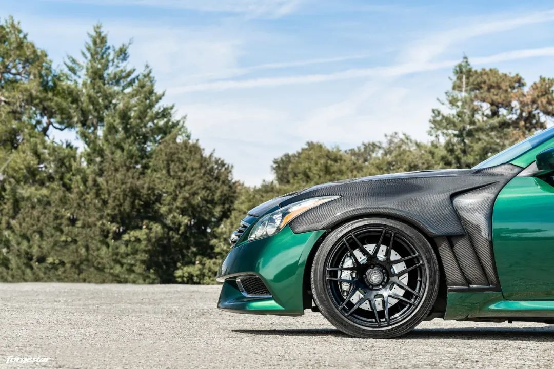 “战神”与“淑女”的重影