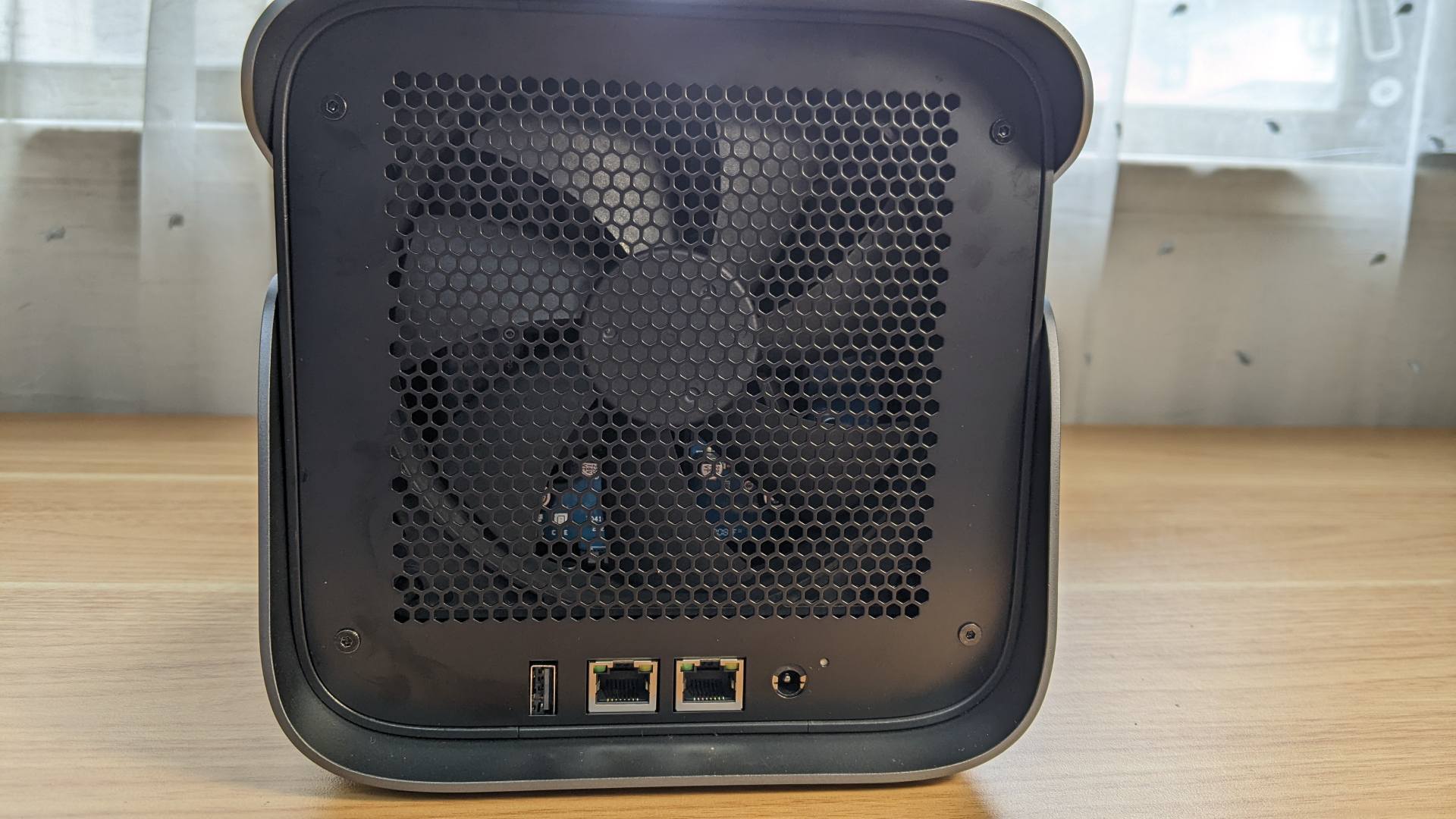 极空间z4对比绿联4600nas,极空间z4对比绿联nas