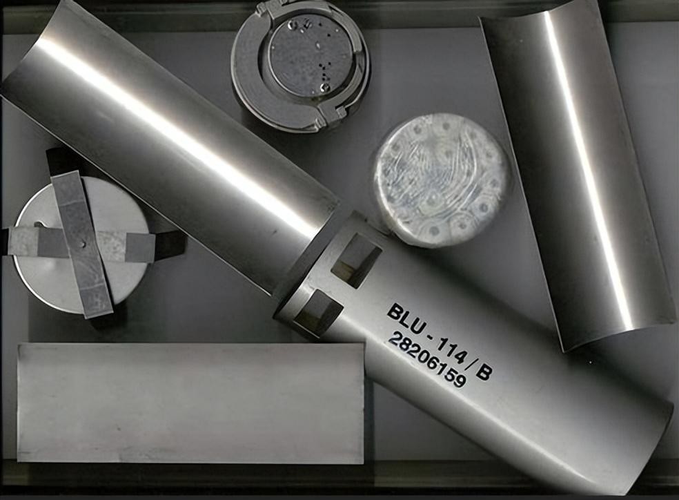 中囯新*器武**如何？美专家：一枚就可瘫痪半个美囯让世界*退倒**200年