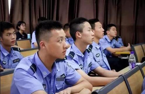 警察学院毕业震撼场面,辽宁警察学院新生报到
