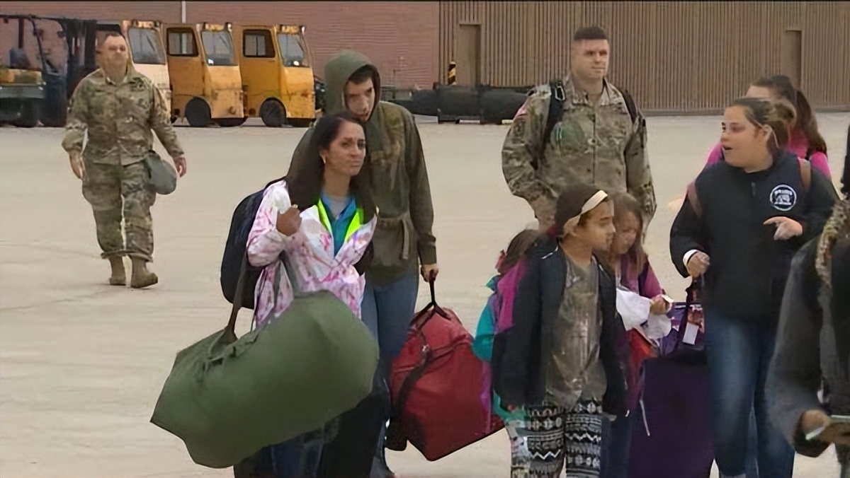 荒唐！本国婴儿吃不上奶粉美国政客却豪掷400亿投喂巨婴乌克兰