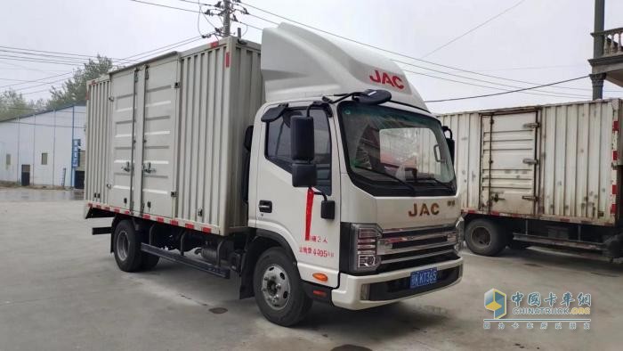 快递运输就得用高端卡车肖傲为选择了帅铃宽帅王而“骄傲”