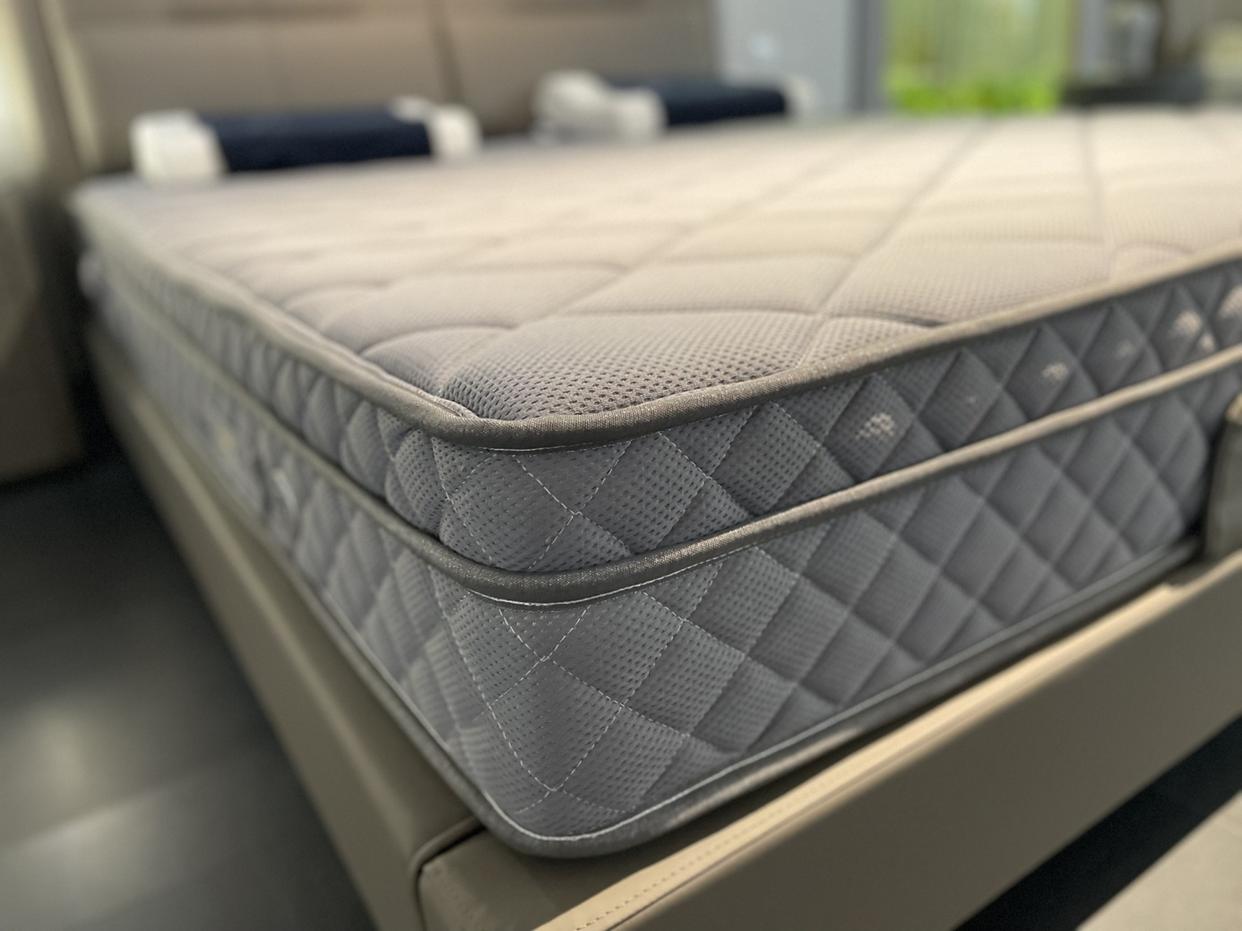 买了床垫还要买什么,床和床垫网购还是实体店买