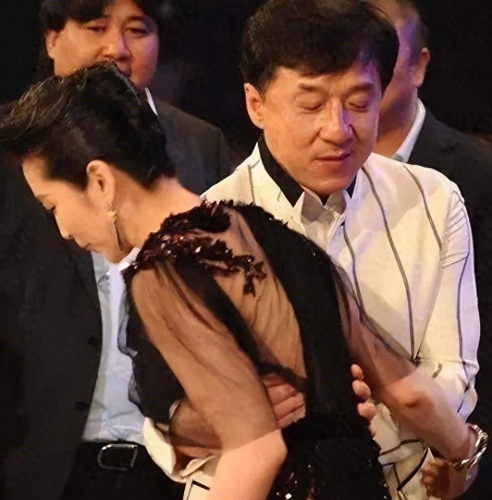 娱乐圈吃喝嫖赌算什么,明星吃喝嫖赌