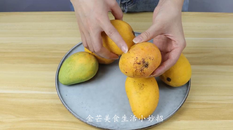 芒果该怎么挑才有皮薄肉厚,芒果要怎么挑才不酸