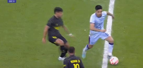 梅西进球c罗滑跪,梅西进球c罗跪滑图