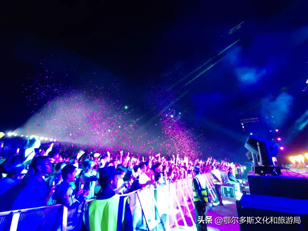 钟镇涛狂欢夜,钟镇涛来东港演出