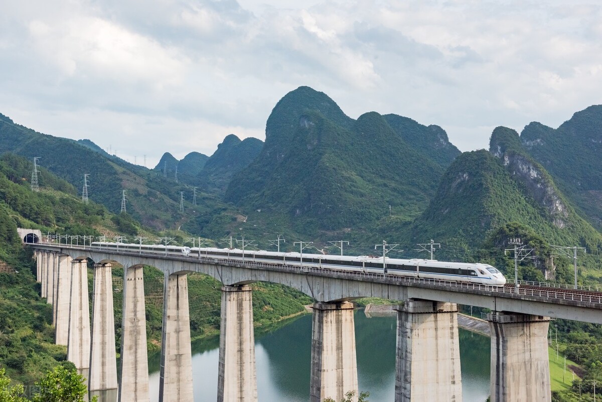 新成昆铁路动车票价是多少呢,新成昆铁路成都至昆明动车票价