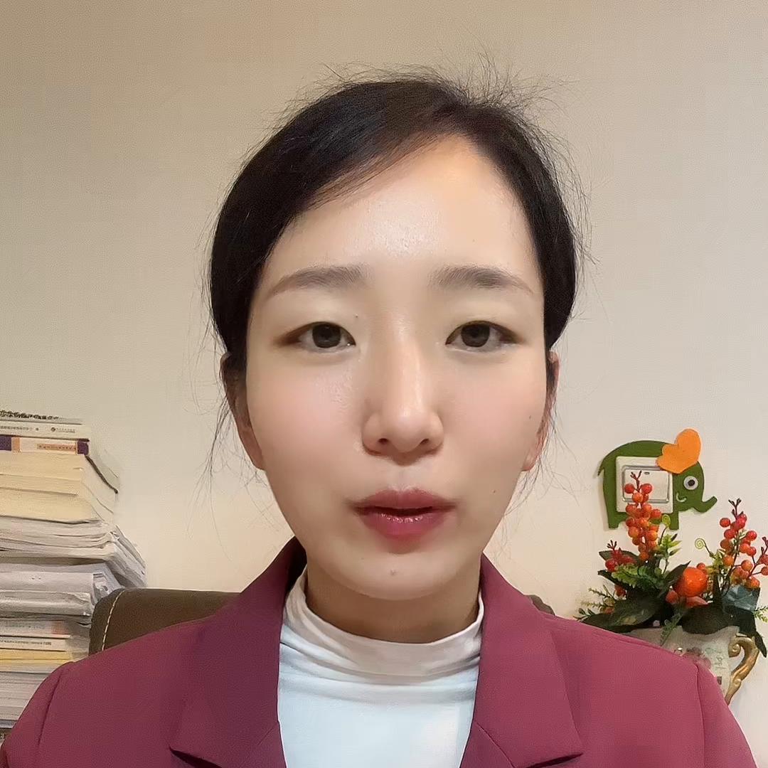 职工社保与居民社保两者之间到底是怎么转的呢？我们应该注...