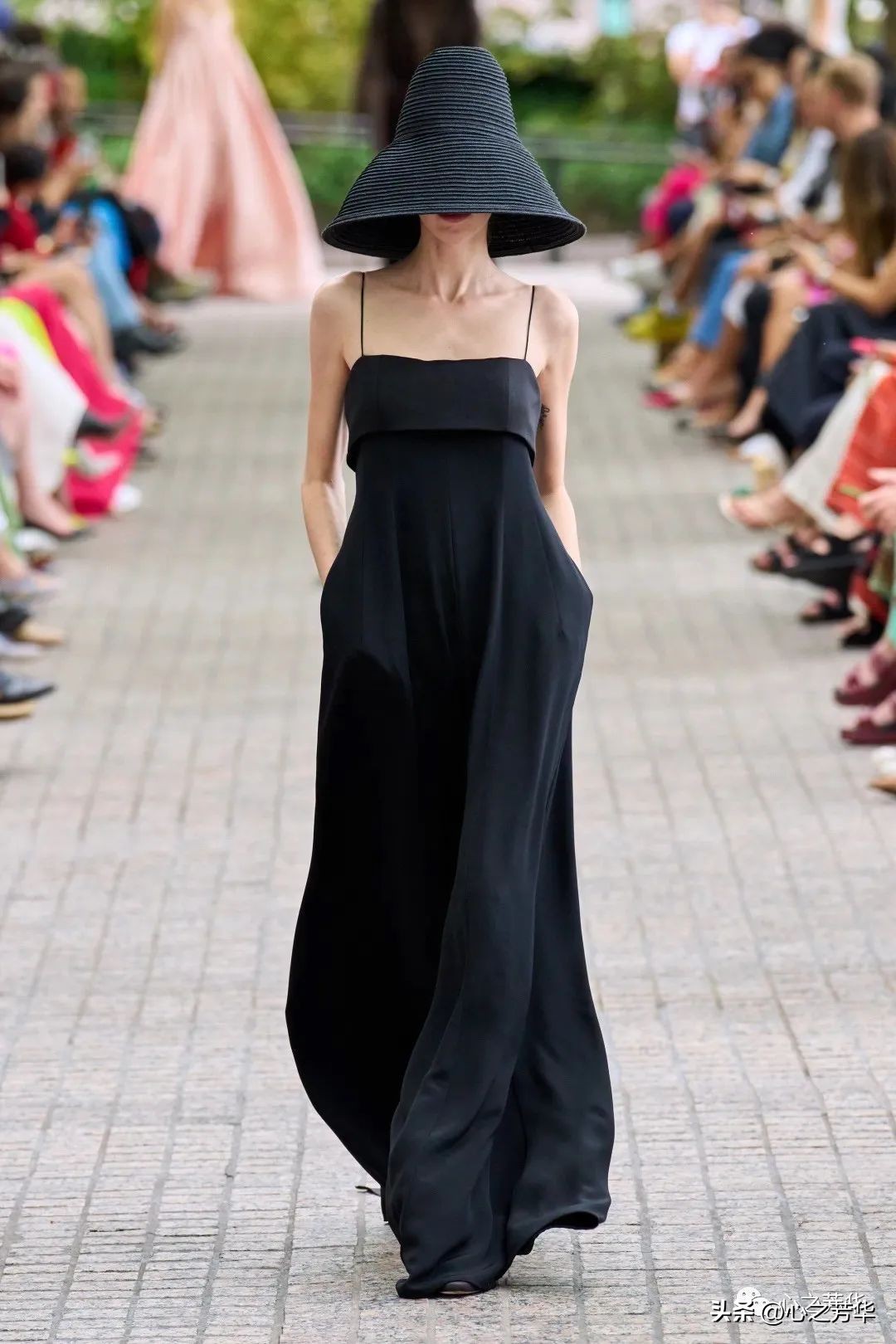 今年时尚一点的上衣,今年最时尚的衣服