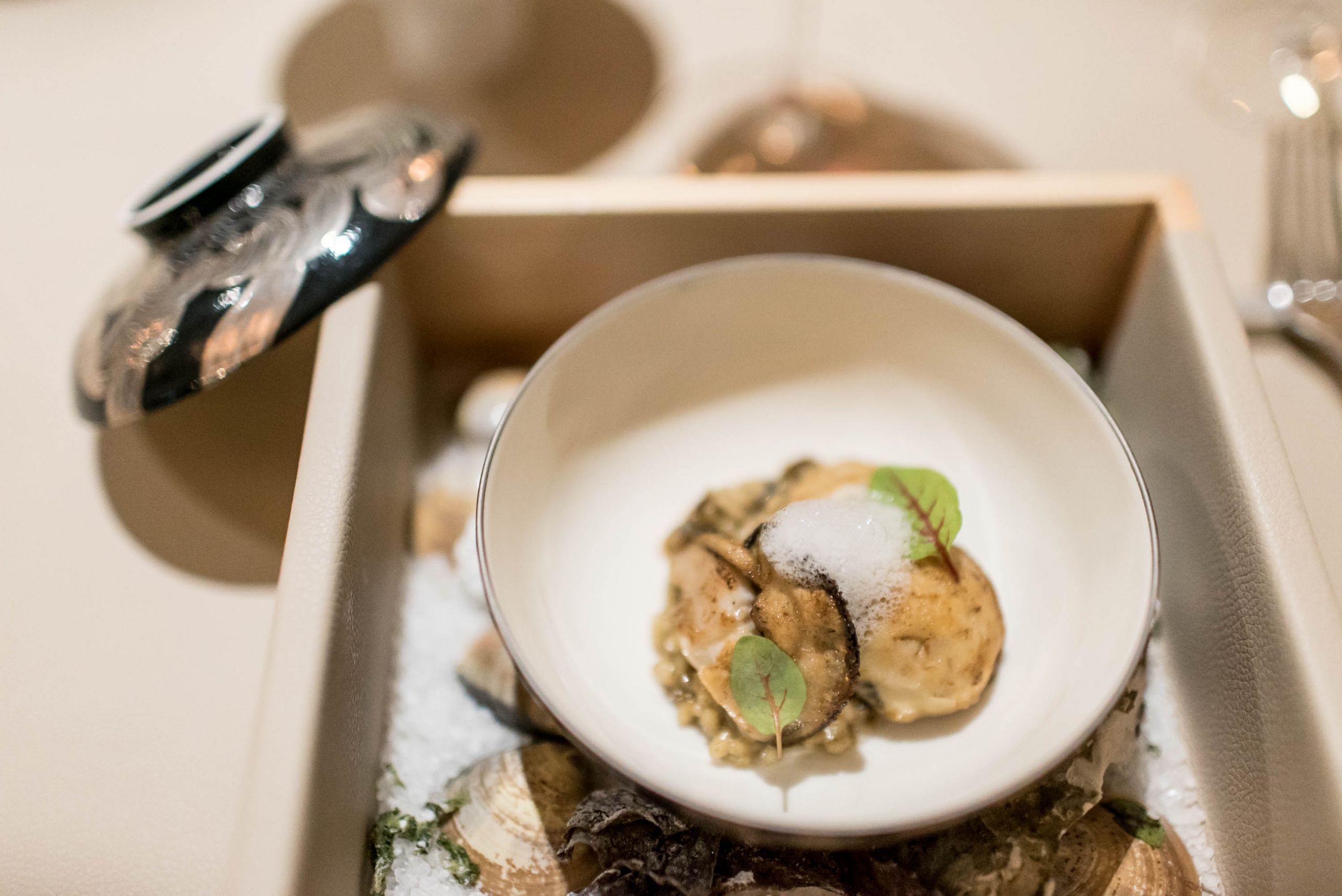 在香港的米其林餐厅用餐,在香港的豪华正餐