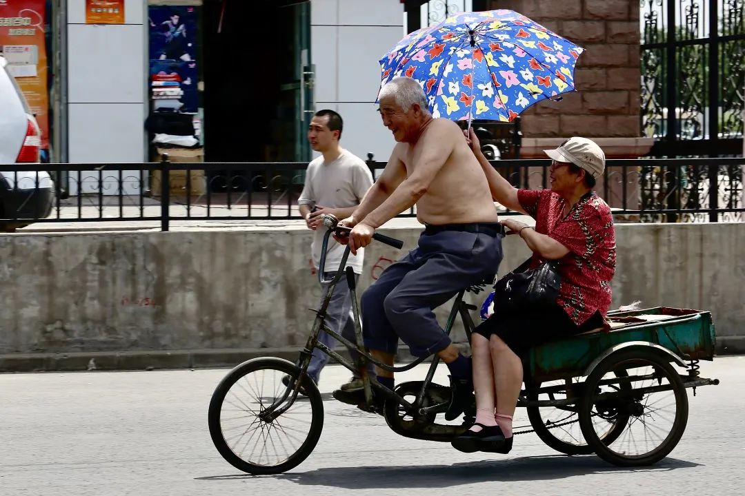 YANSELF摄影师联盟同题创作——爱情（2023年04月第八期）