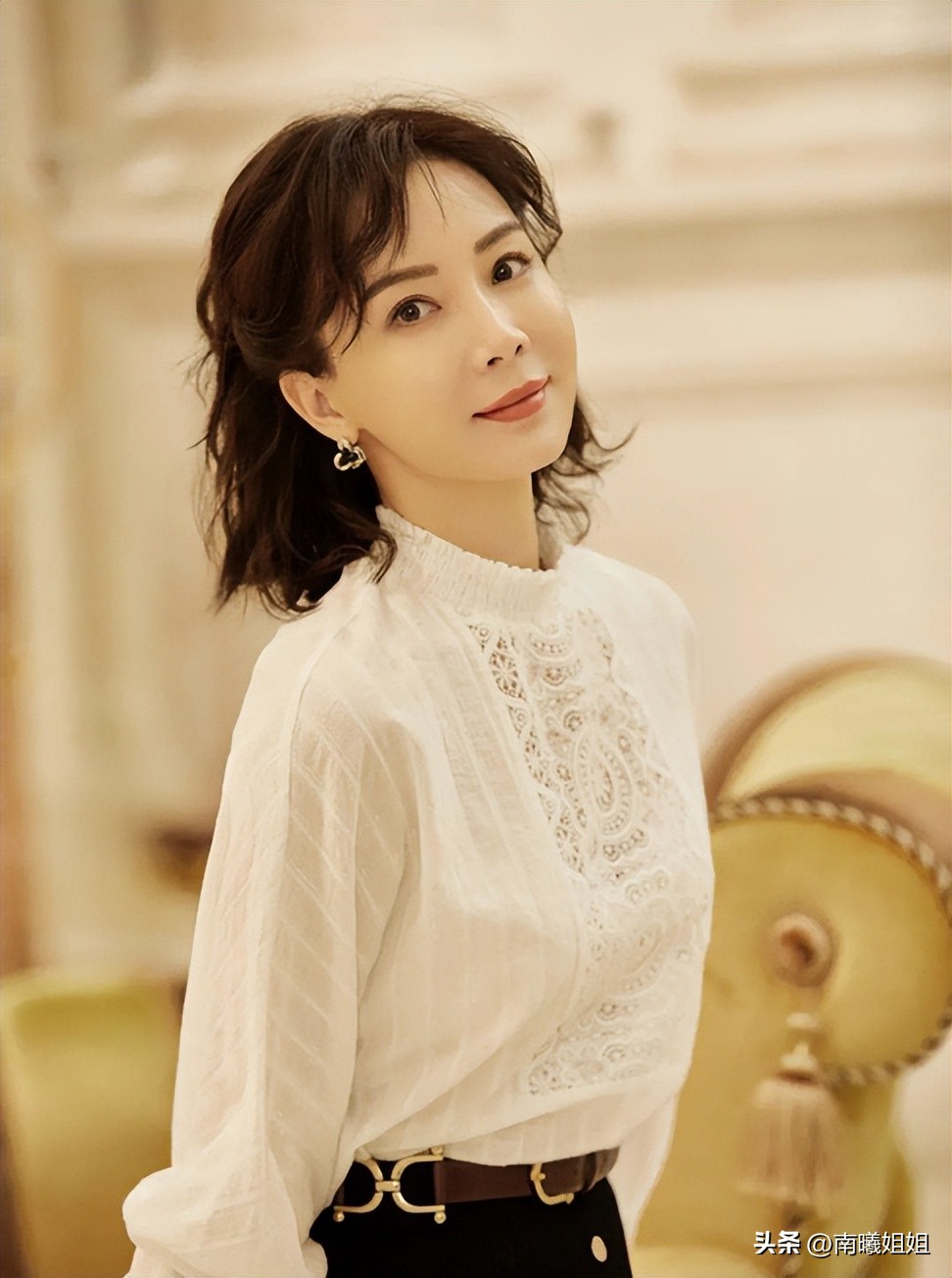 30-40岁洋气超短烫卷发减龄,适合50岁的减龄短羊毛卷发型