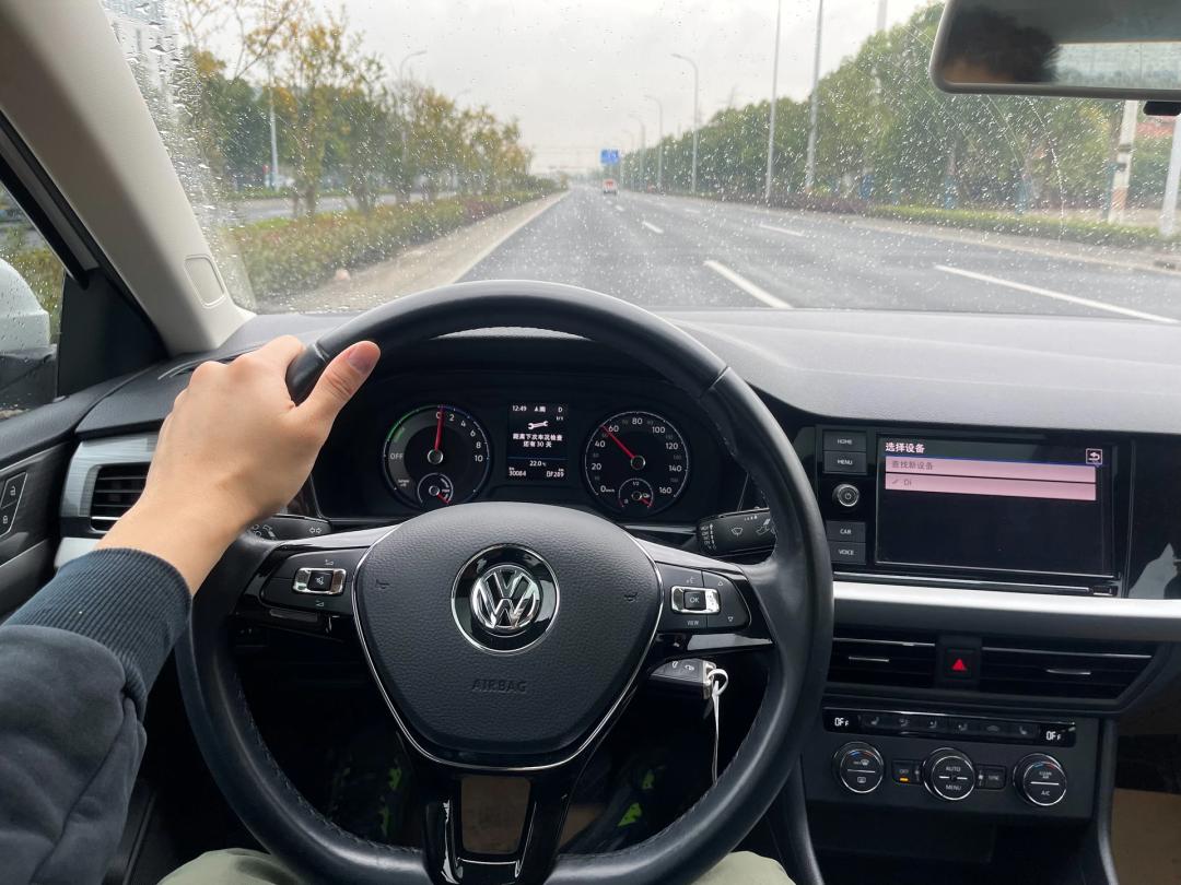 大众朗逸plus1.4t2018舒适版二手,二手朗逸2021款1.5l自动舒适版