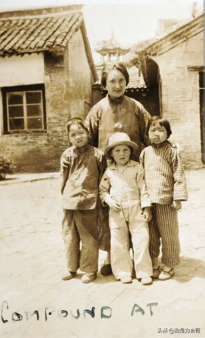 英国小女子,身高1米45英国女孩