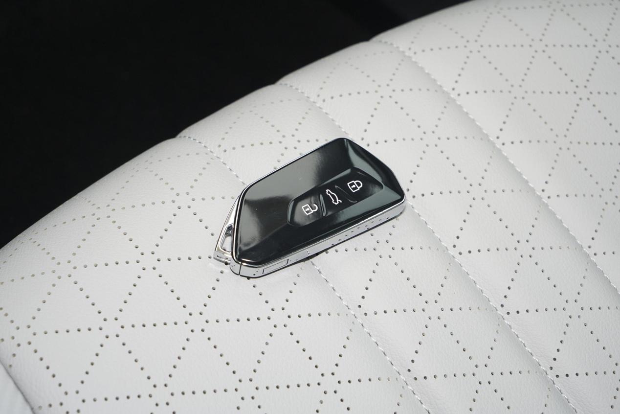 大众纯电suv国内首发id6,大众新id6x纯电动suv测评