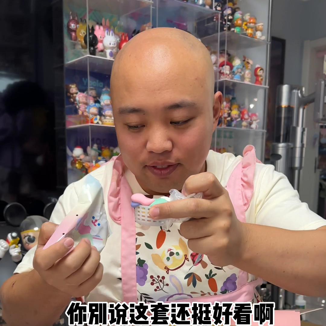 小张咖啡馆只为王女士服务但是王女士不太愿意买单#这...