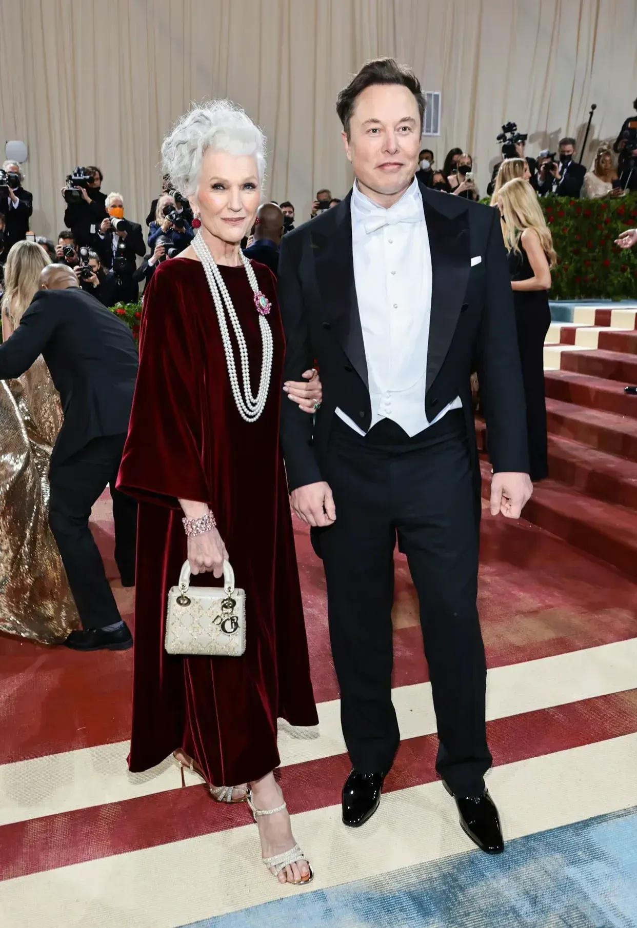 谷爱凌2019穿抹胸裙,谷爱凌穿白色长裙