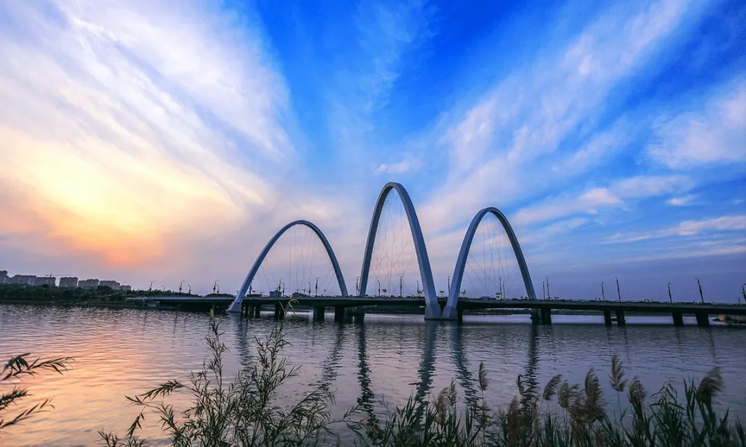 开封星联揽月湾一楼127平样板间,开封星联揽月湾与融创宸院对比