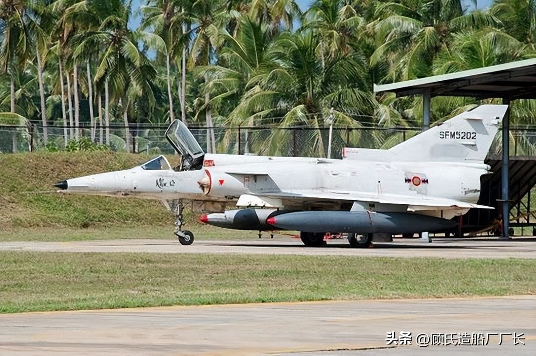 MP5不敌56式的后果，半支空军报销，2001年卡图纳亚克基地奇袭战