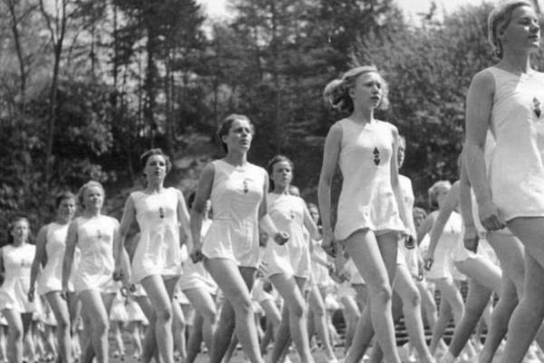 二战德国女性的下场,二战时被德军抓的女人