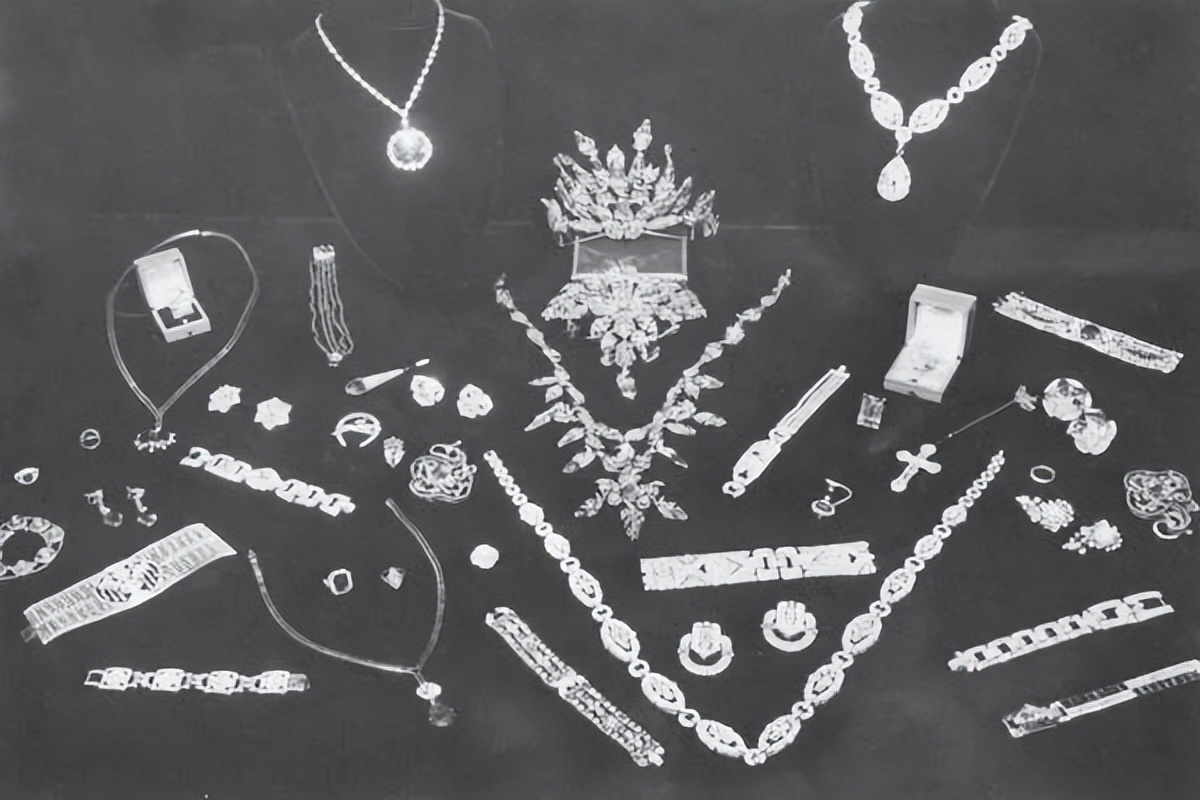 裸死街头，尸骨不全，戴过这颗3亿美金钻石的人最后有多惨