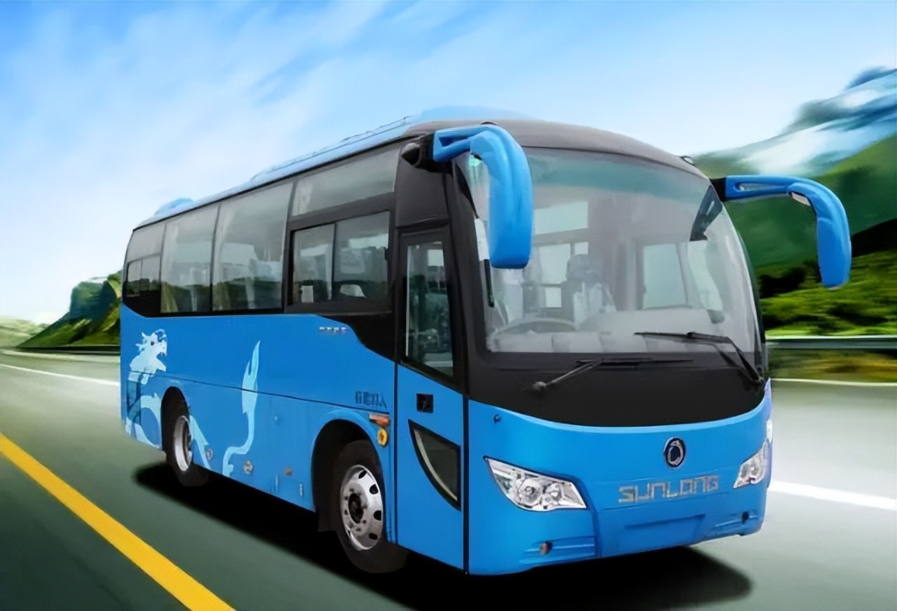 交通安全提示春季行车四防三注意,五一驾车出行交通安全提示