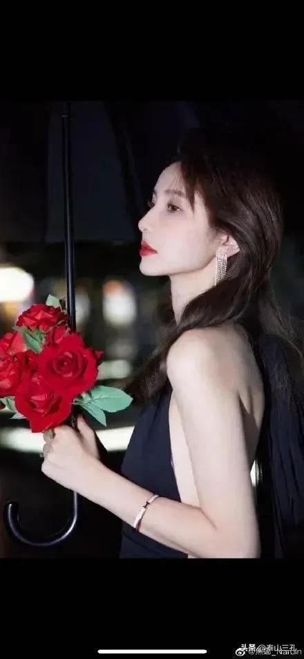 花开半夏如诗如画的下一句,花开半夏如诗如画完整版