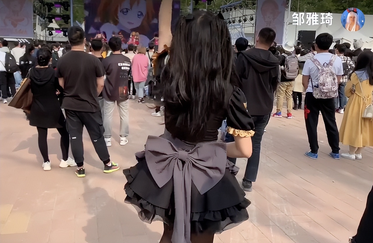 女大学生假扮名媛21天,揭露残酷*规则潜**:你越强,身边好人越多