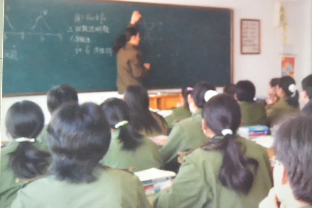 黄海学院2000年老校区,黄海学院八荣八耻