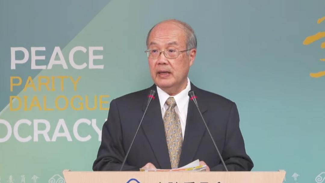 香港同胞进入台湾，怒撕带“国”字登记表：你算哪门子国家