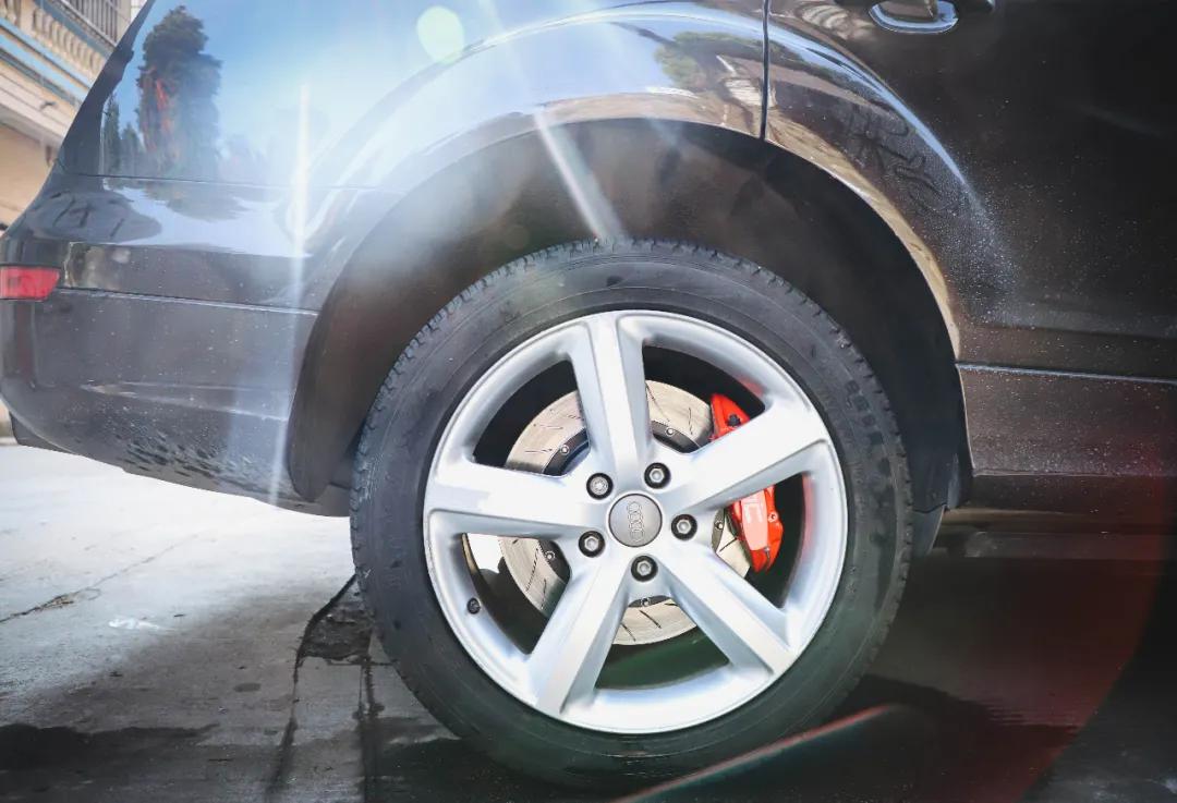 奥迪q7前刹车系统图片,18款奥迪q7前刹车盘更换视频