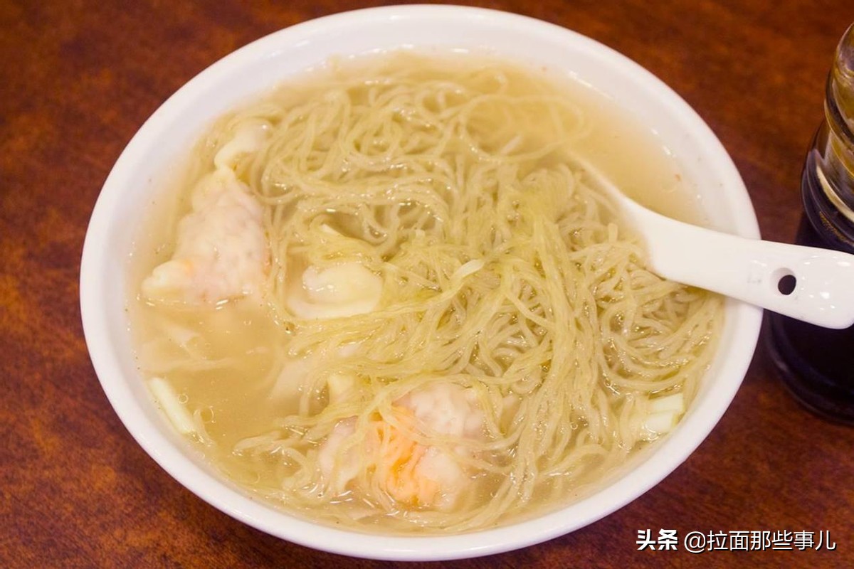 天价面老板亲自拌面,高价面条