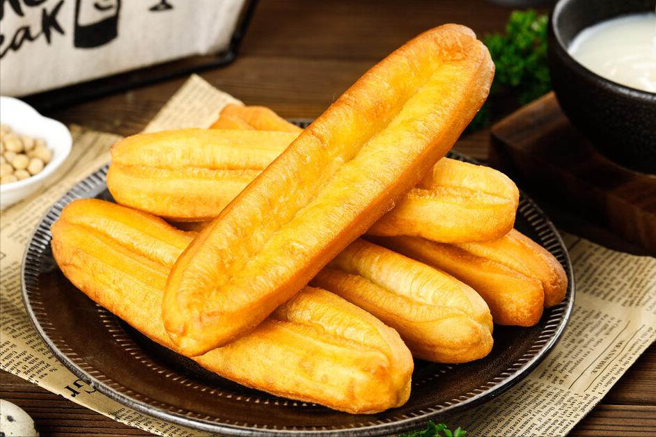 炸油条按一碱二矾三盐,炸油条只放酵母粉