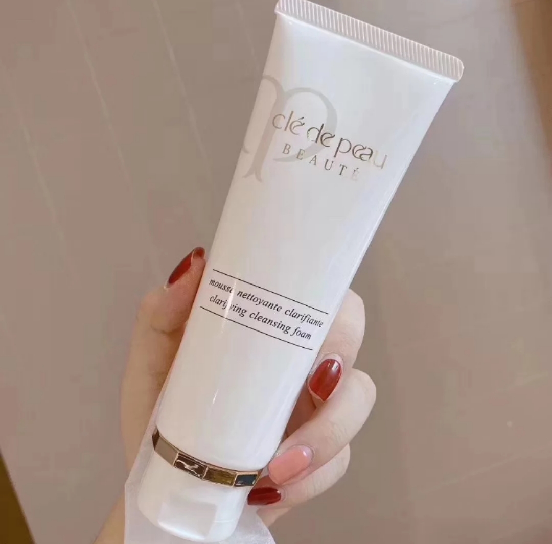 什么洗面奶最温和并控油好,洗面奶温和不紧绷控油推荐