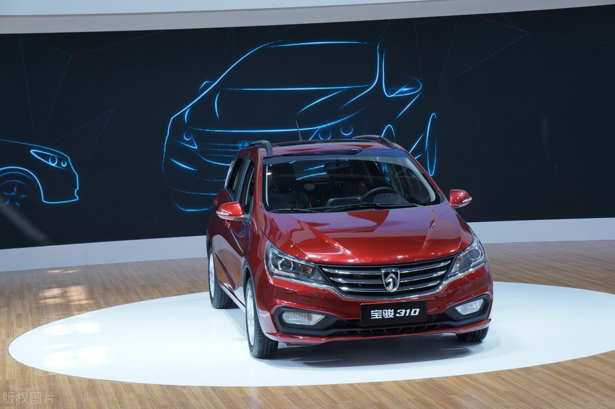 二手便宜老车值不值得翻新,两万块钱买什么二手车年限近的