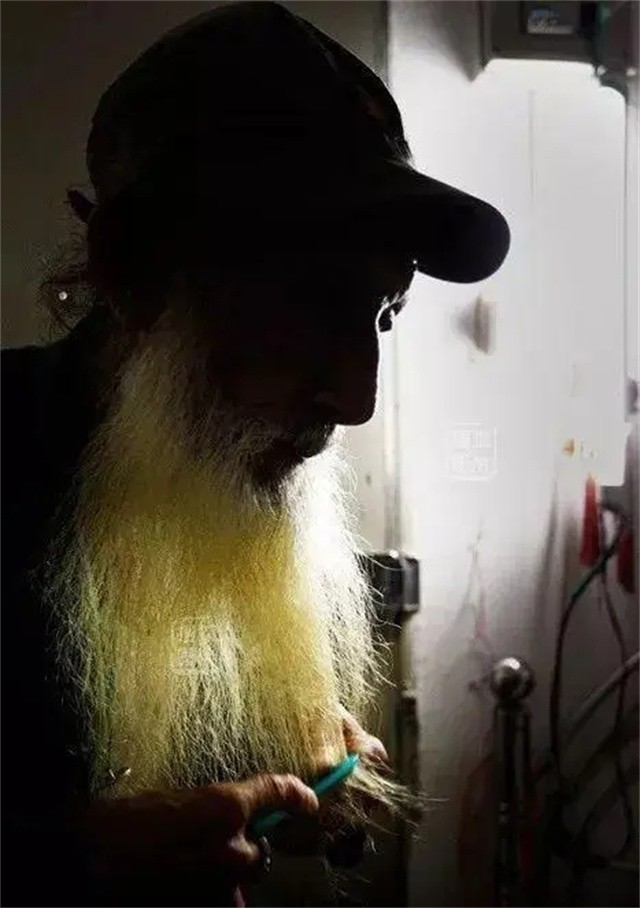 李继胜：87岁的他当“裸模”20年，与24岁女孩同住，子女都不来往