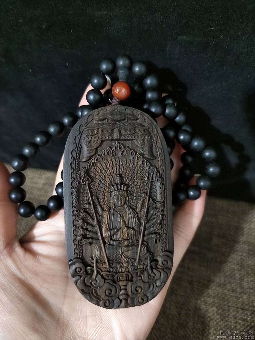 手串界的销冠竟是一种普通木头？90%的高仿沉香，用的都是它！