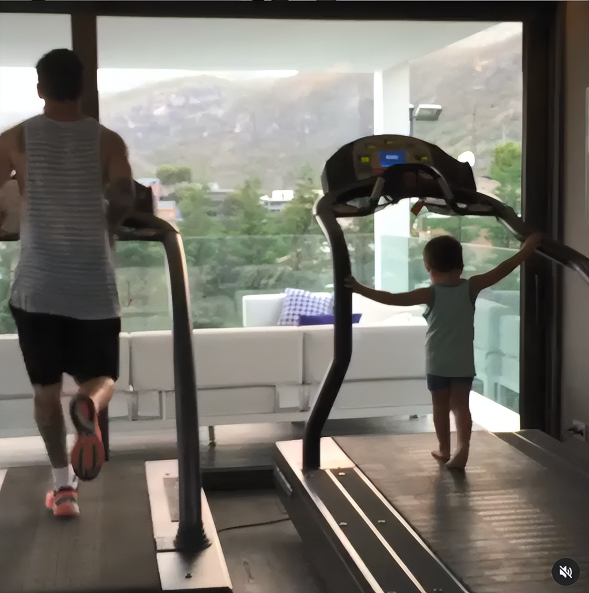 梅西传射破纪录,梅西传射建功完整视频