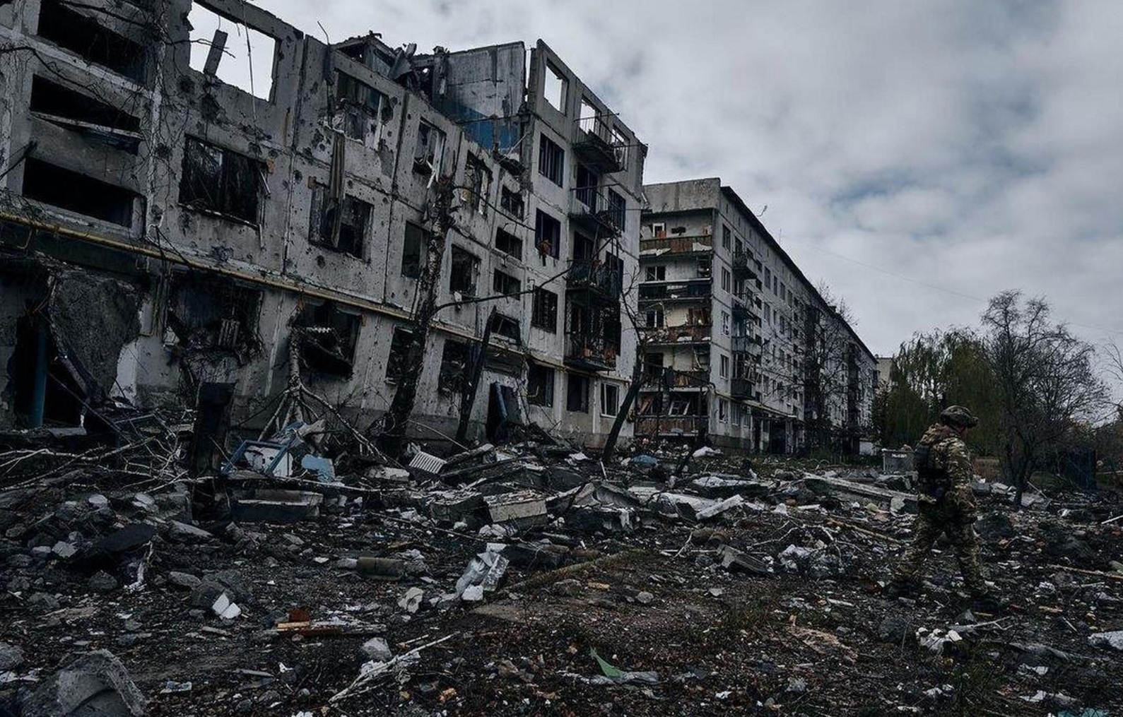 百万发炮弹不敌460枚制导*弹炸**！俄罗斯总算是把仗打明白了？