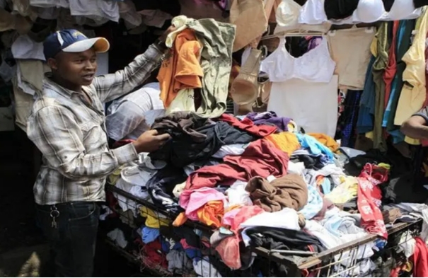 地摊上10元的衣服从哪里弄来的,地摊20元衣服为什么这么便宜