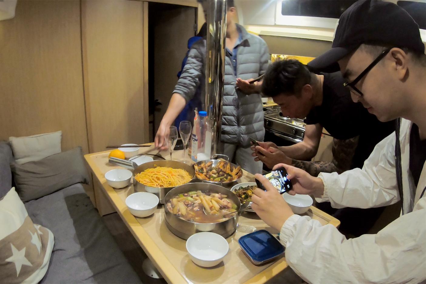 中国小伙荒岛求生大合集,中国小伙的航海日记合集