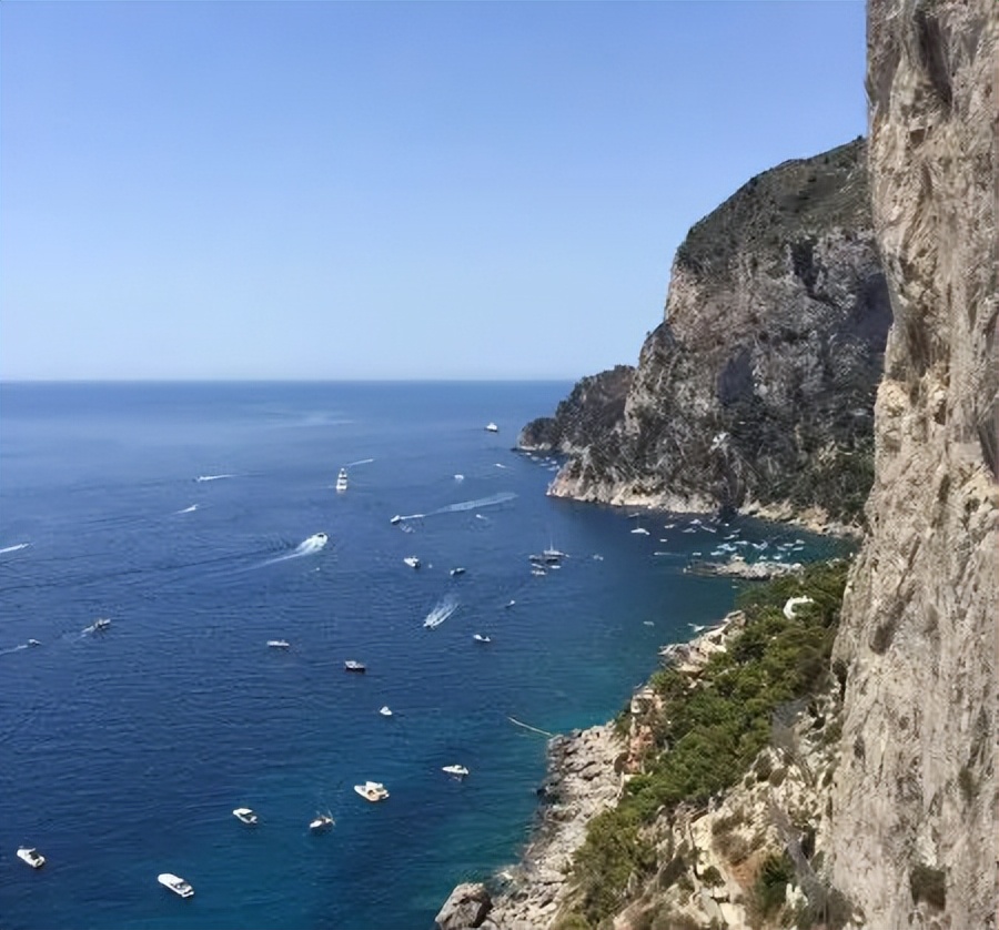 这座边陲小城才叫足球圣城99%人不知道的风景