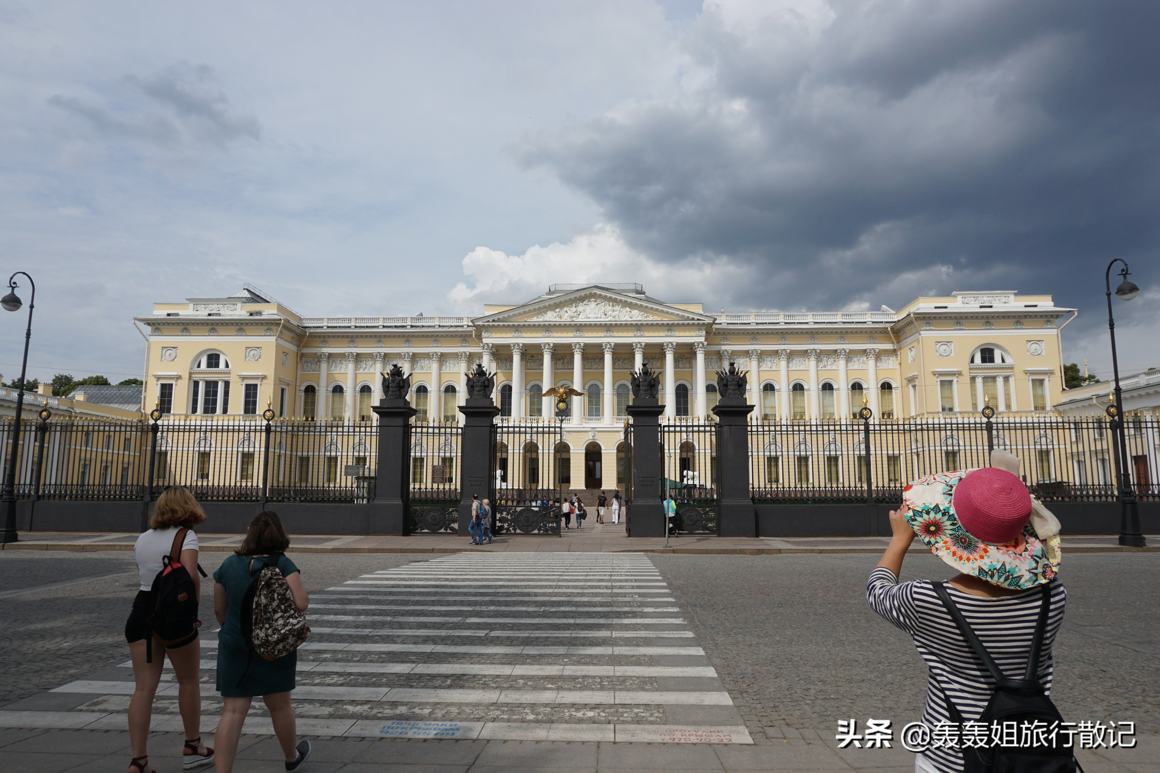 轰轰姐，莫斯科花费是转账还是刷卡？还是现钞？卢布？能讲一篇吗