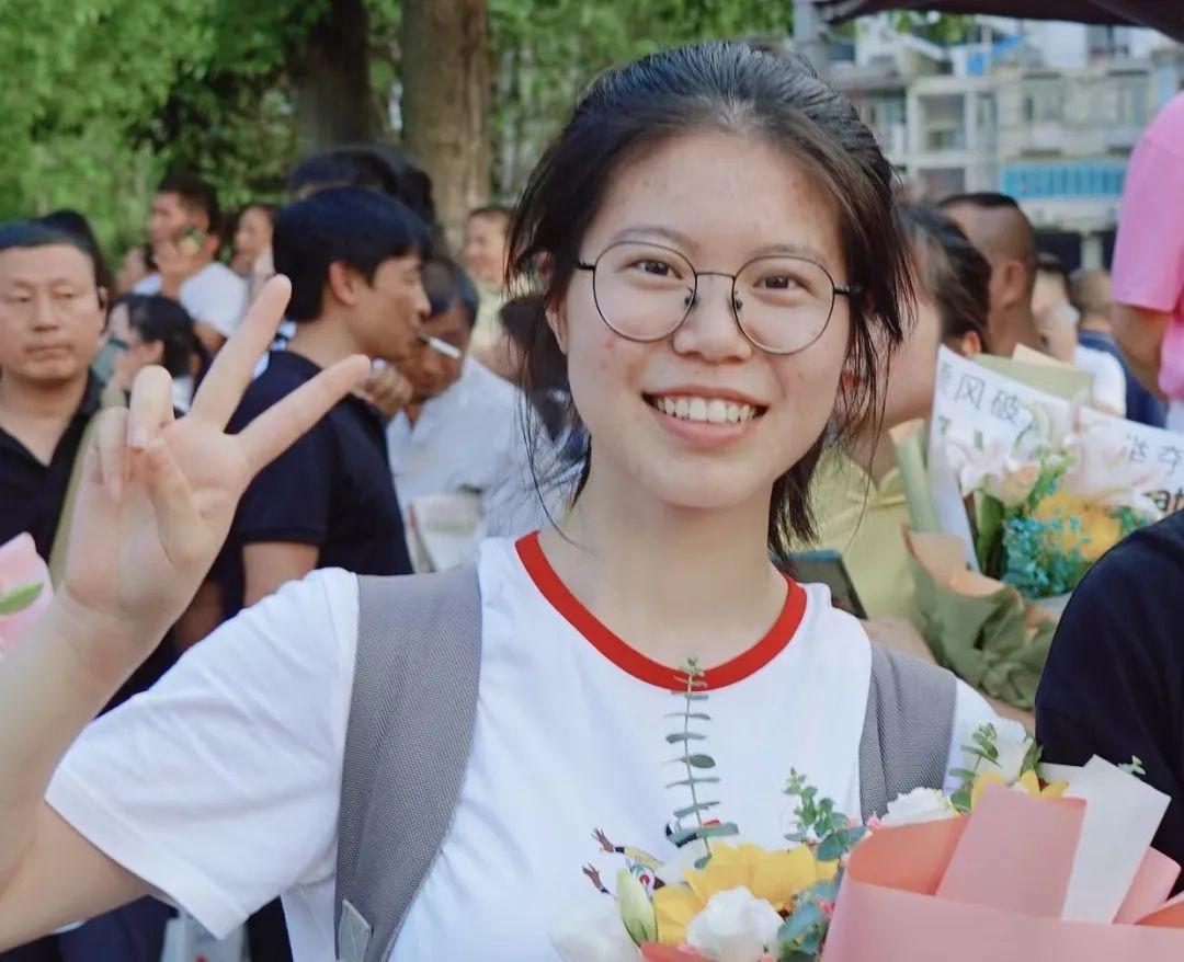 湖南激情誓师女生考了645分，进入全省前150名，能上清华北大吗？