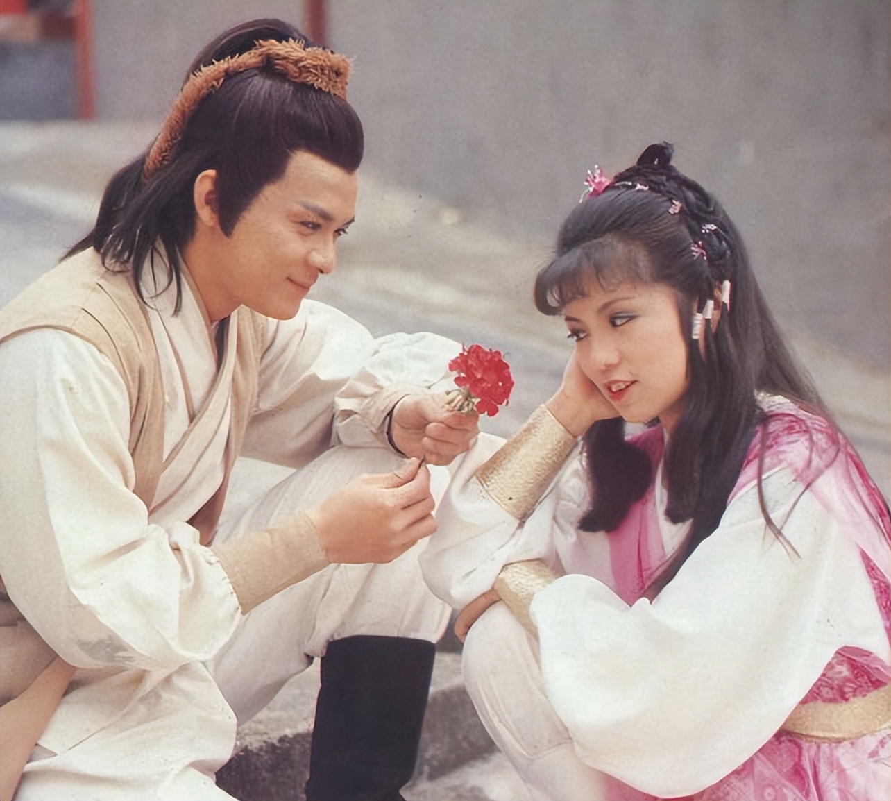 射雕英雄传男主角离世,射雕英雄传83版已过世的演员